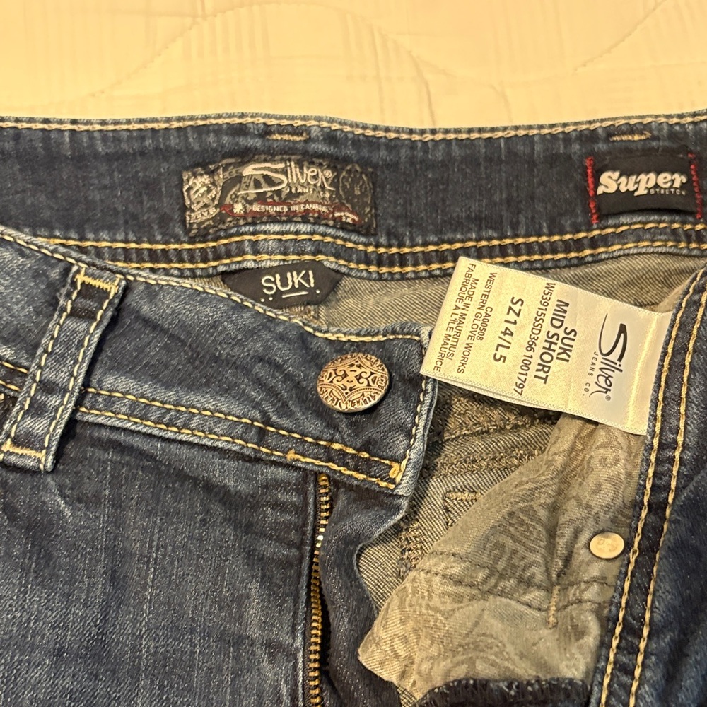 Silver Jean shots Silver Blue Jeans